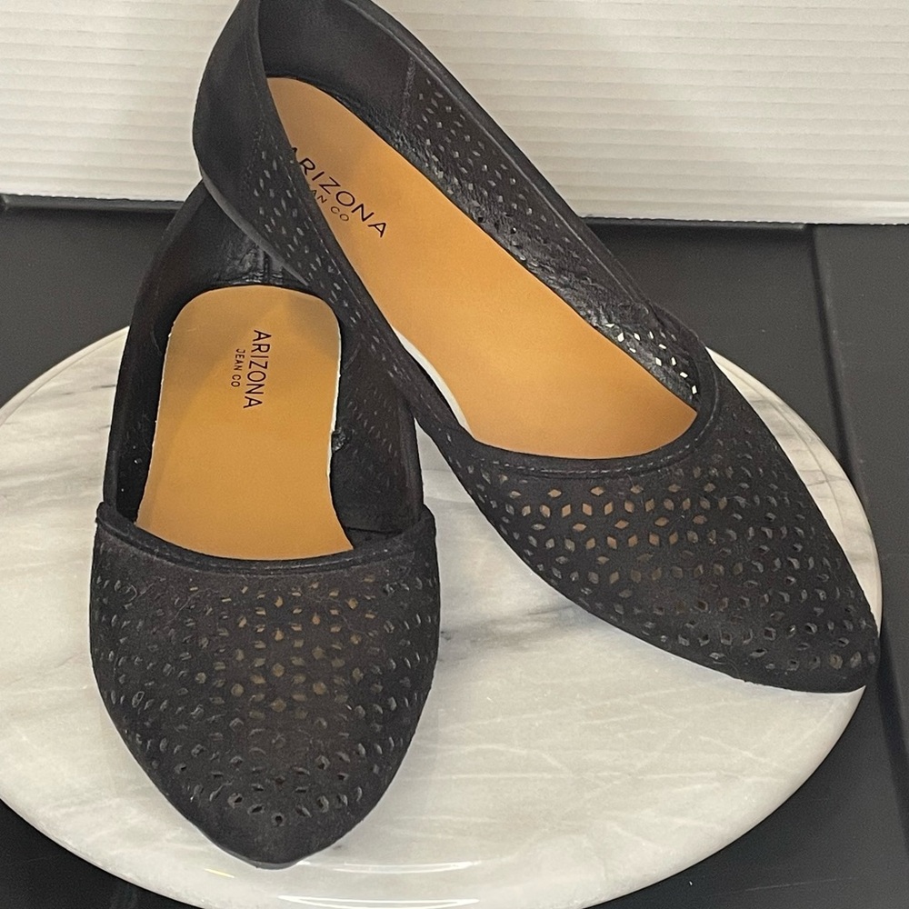 Cute Black Perforated Flats -Size 10M, Arizona Jean Co. “Julian”
